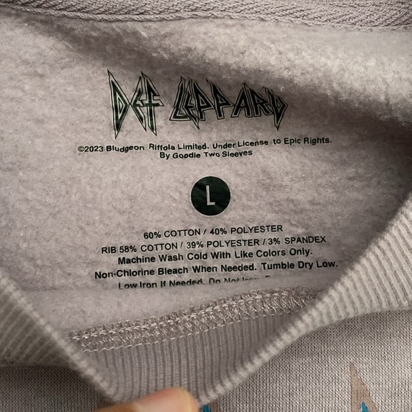 Def Leppard sweatshirt size large - Picture 3 of 4
